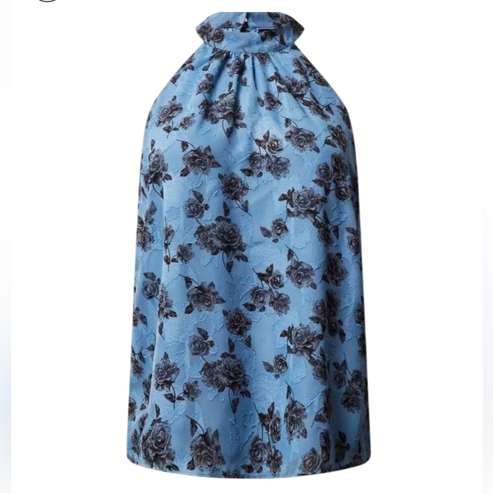 Torrid blue and black floral halter tank top.
Size 2X‎